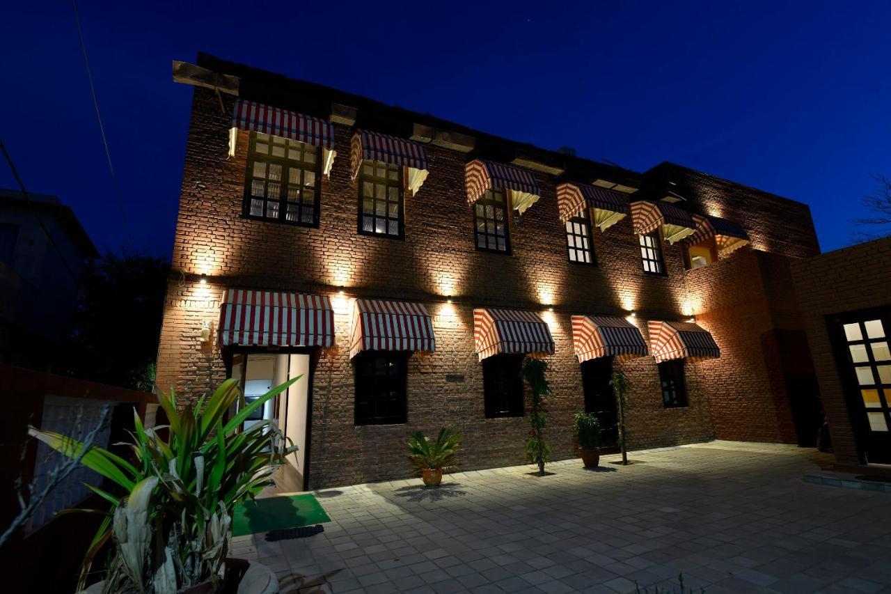 Hotel Sunbird Bharatpur Exterior photo
