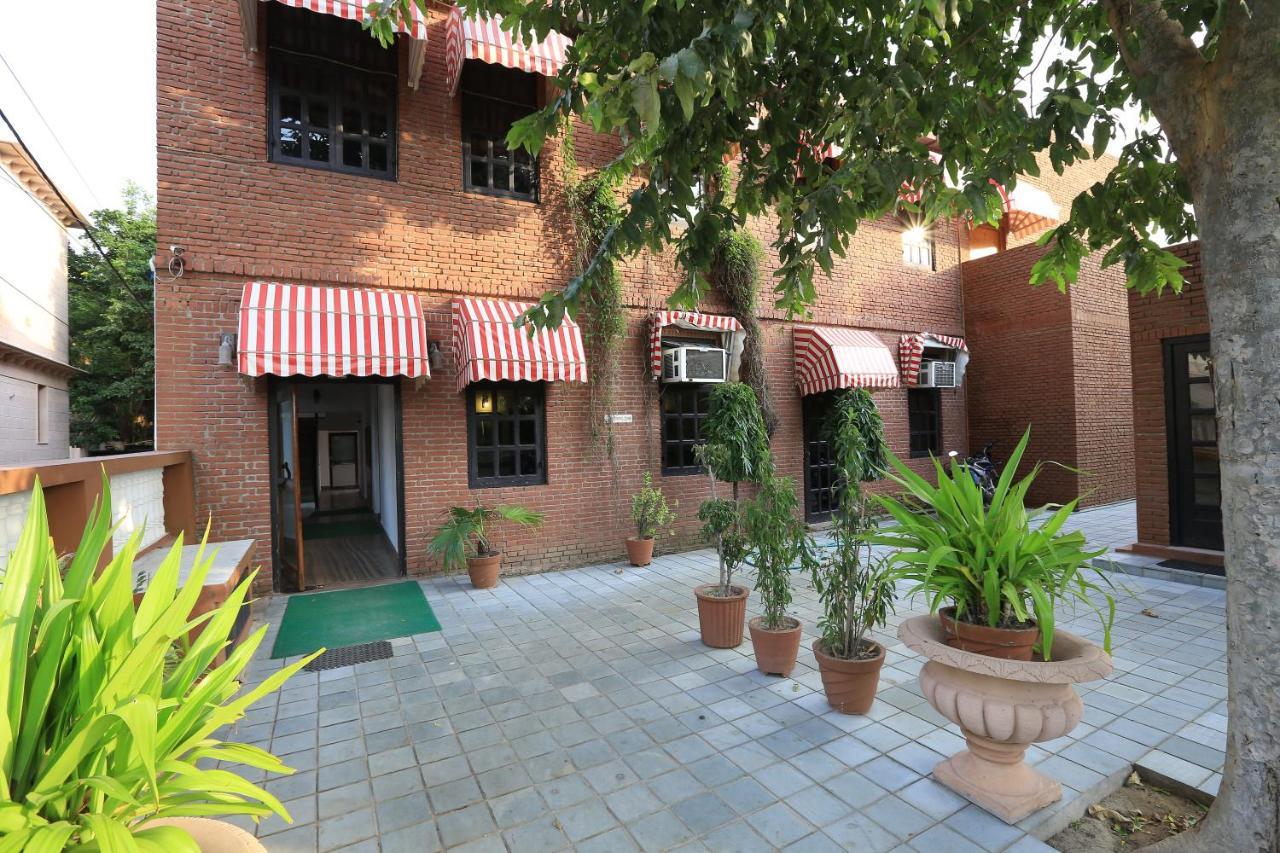 Hotel Sunbird Bharatpur Exterior photo