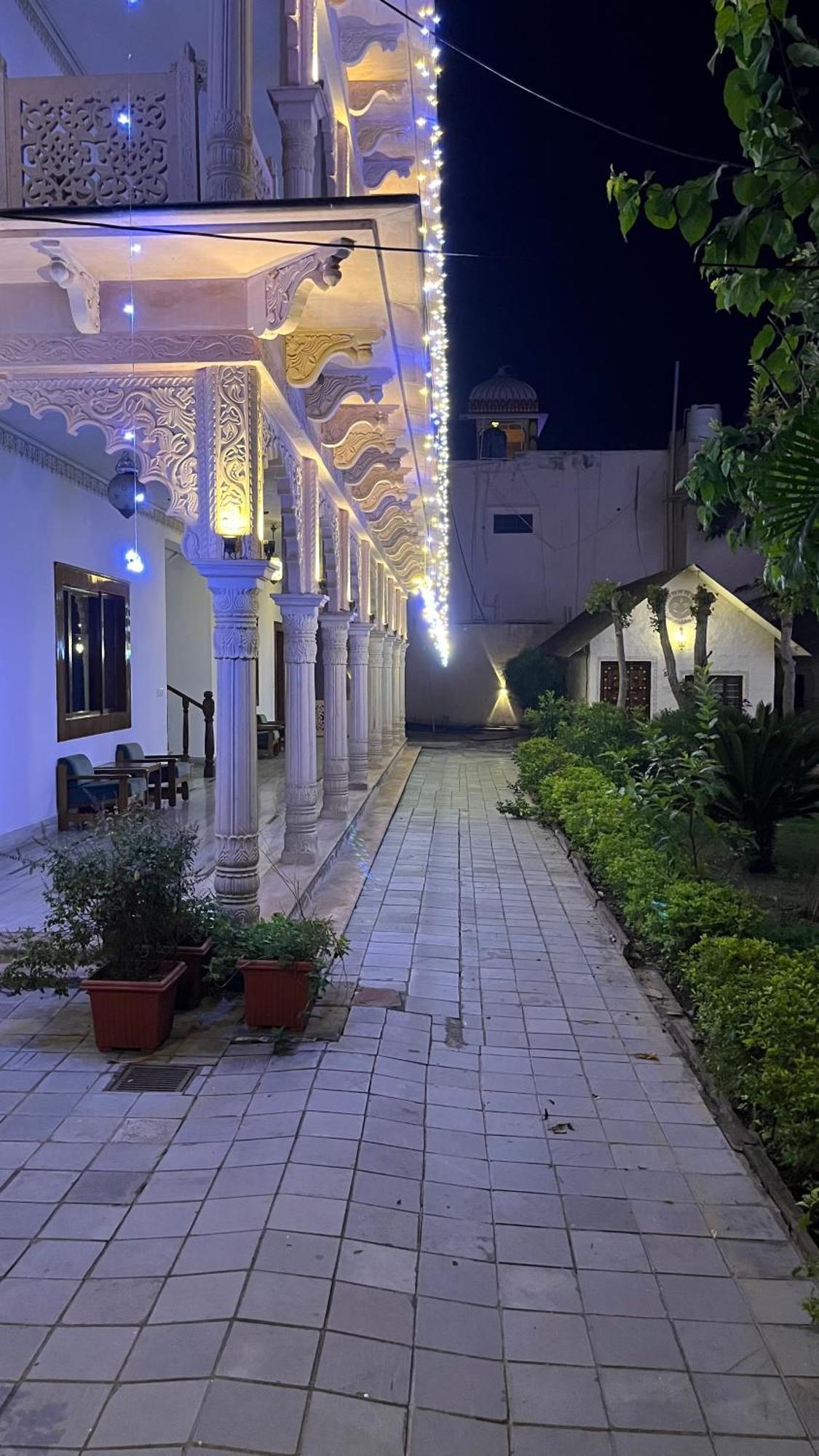 Hotel Sunbird Bharatpur Exterior photo