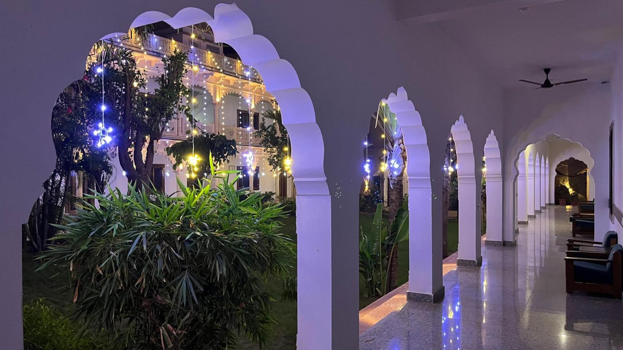 Hotel Sunbird Bharatpur Exterior photo