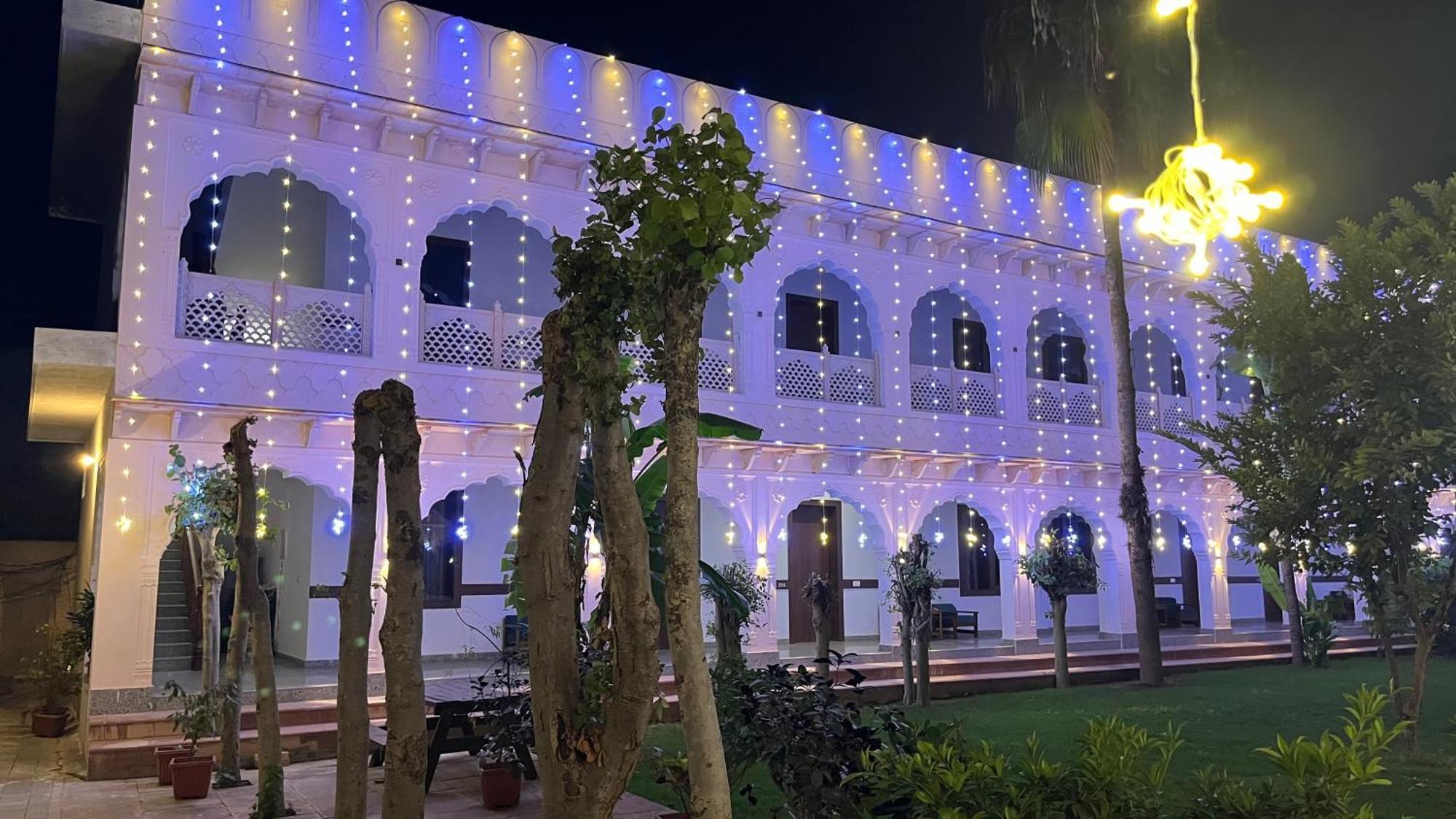 Hotel Sunbird Bharatpur Exterior photo